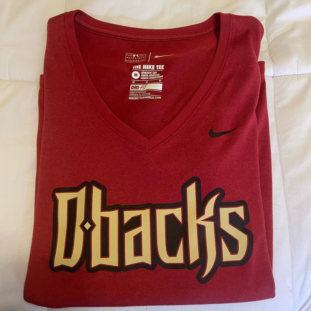 Women Arizona diamondbacks shirt. Size medium. Great condition